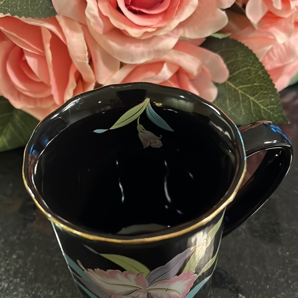 Flower Black Coffee Mug - Picture 3 of 7